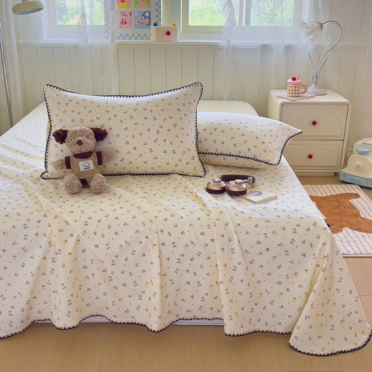 91家纺网 家纺一手货源 找家纺 三盛源 2025新款韩版碎花皱皱双层纱镂空花边水洗棉单床单床单单件 樱桃波波