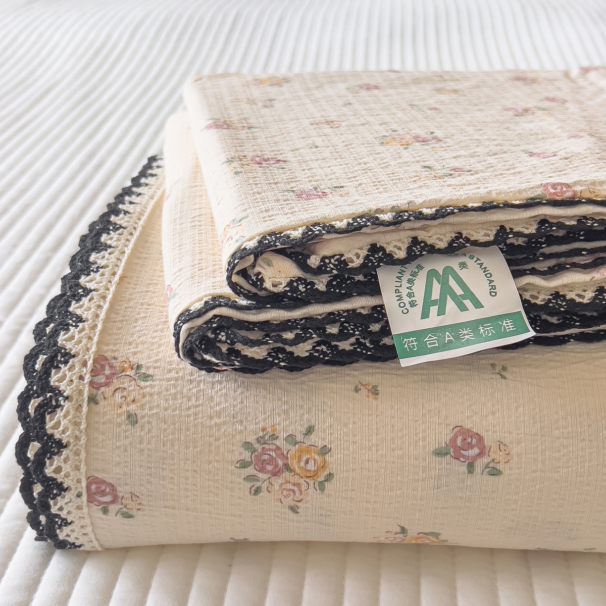 91家纺网 家纺一手货源 找家纺 三盛源 2025新款韩版碎花皱皱双层纱镂空花边水洗棉单床单床单单件 梦境