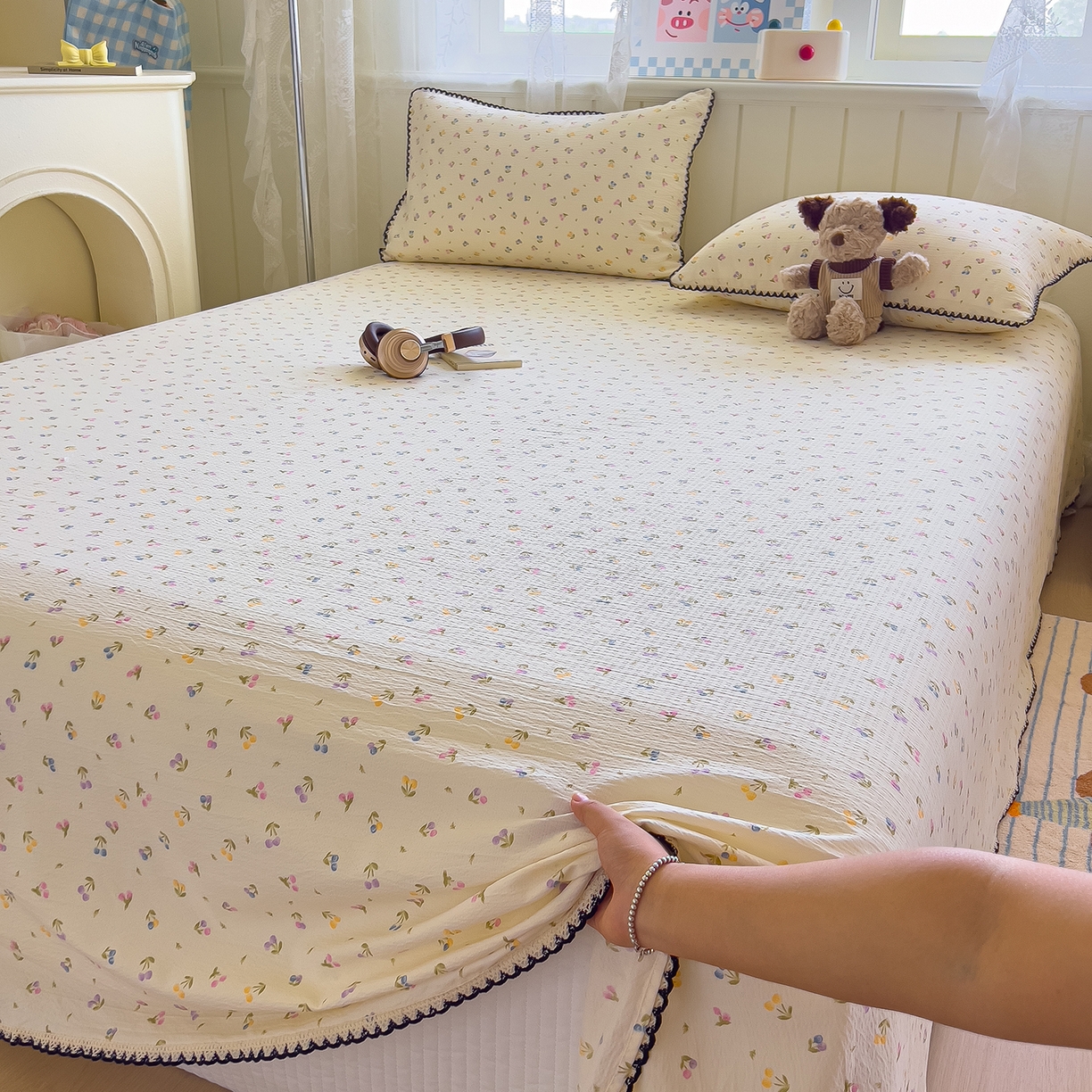 91家纺网 家纺一手货源 找家纺 三盛源 2025新款韩版碎花皱皱双层纱镂空花边水洗棉单床单床单单件 樱桃波波