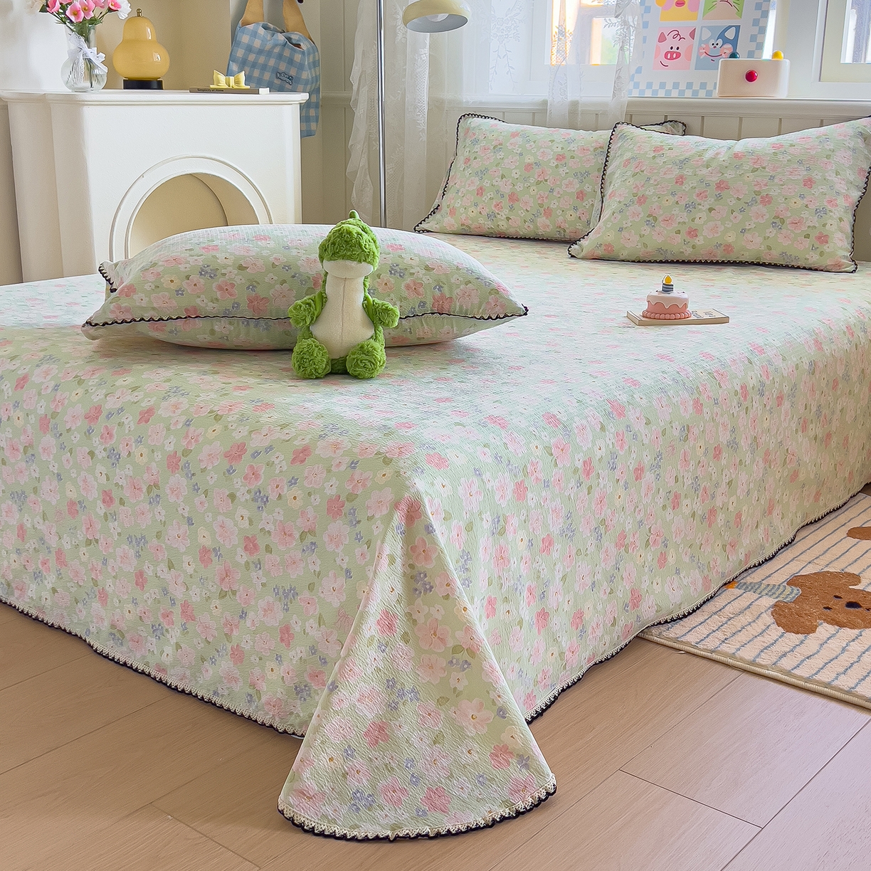 91家纺网 家纺一手货源 找家纺 三盛源 2025新款韩版碎花皱皱双层纱镂空花边水洗棉单床单床单单件 莱茵-绿