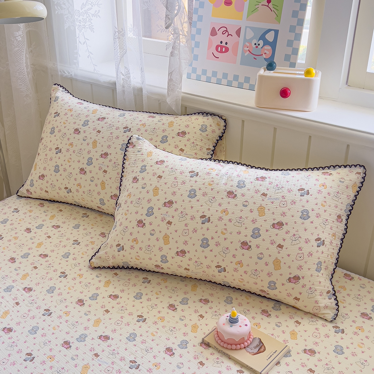 91家纺网 家纺一手货源 找家纺 三盛源 2025新款韩版碎花皱皱双层纱镂空花边水洗棉单床单床单单件 狗狗乐园