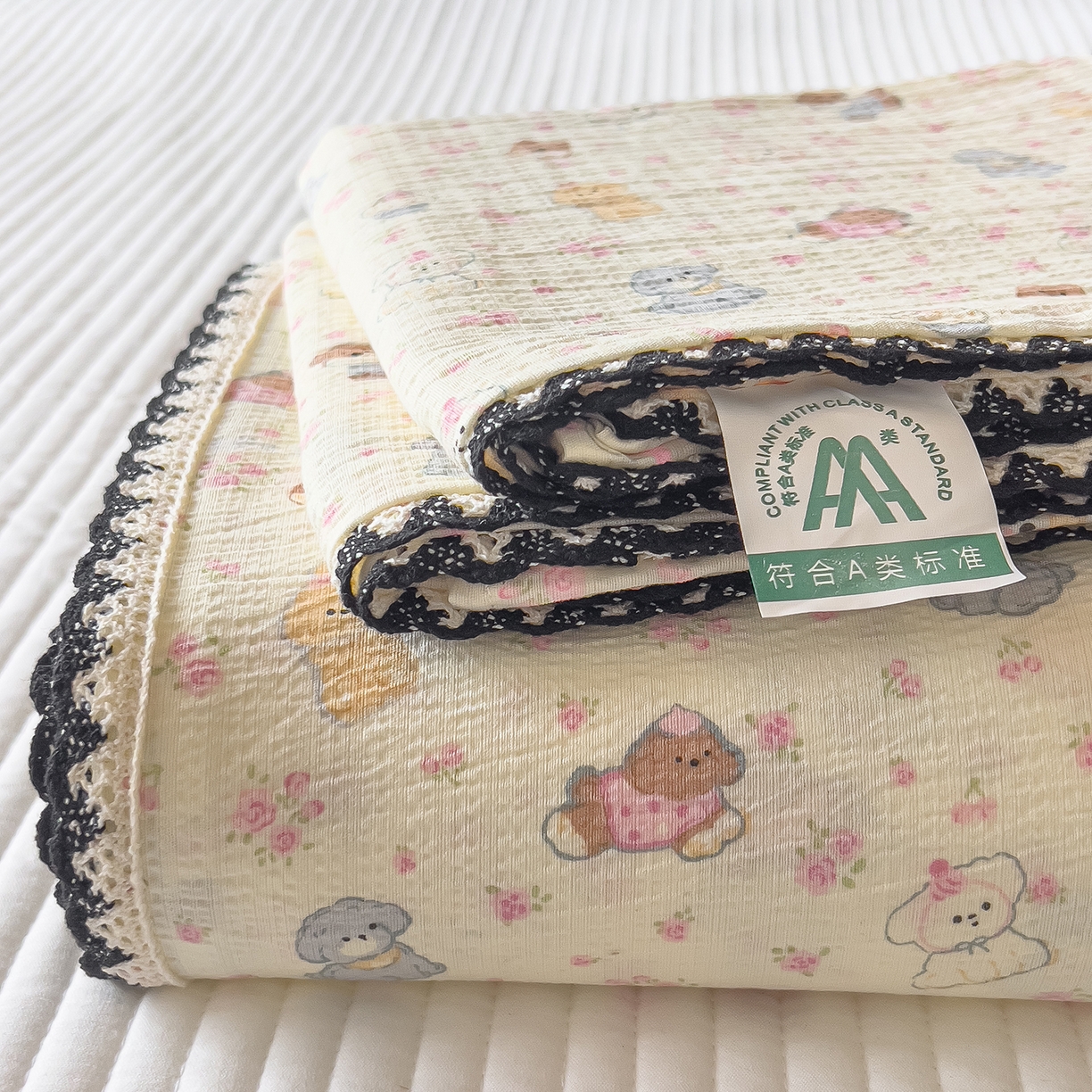 91家纺网 家纺一手货源 找家纺 三盛源 2025新款韩版碎花皱皱双层纱镂空花边水洗棉单床单床单单件 狗狗乐园