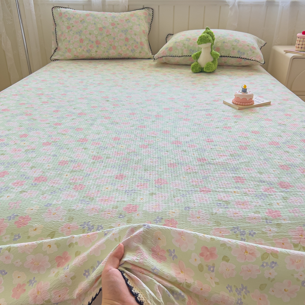 91家纺网 家纺一手货源 找家纺 三盛源 2025新款韩版碎花皱皱双层纱镂空花边水洗棉单床单床单单件 莱茵-绿