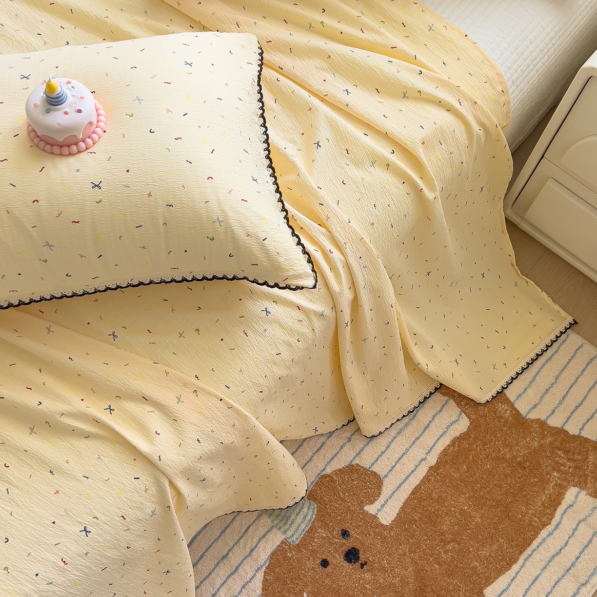 91家纺网 家纺一手货源 找家纺 三盛源 2025新款韩版碎花皱皱双层纱镂空花边水洗棉单床单床单单件 奶油芝士