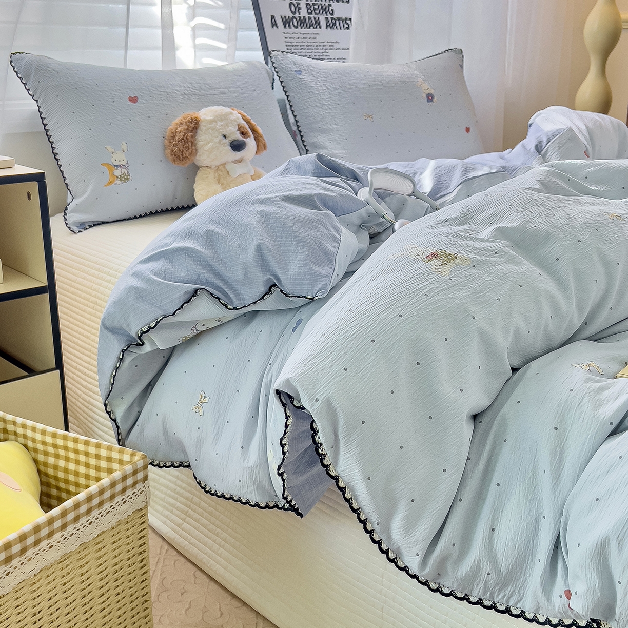 91家纺网 家纺一手货源 找家纺 三盛源 2025新款韩系小花卉镂空花边超柔皱皱双层纱水洗棉单被套被套单件 萌趣小窝