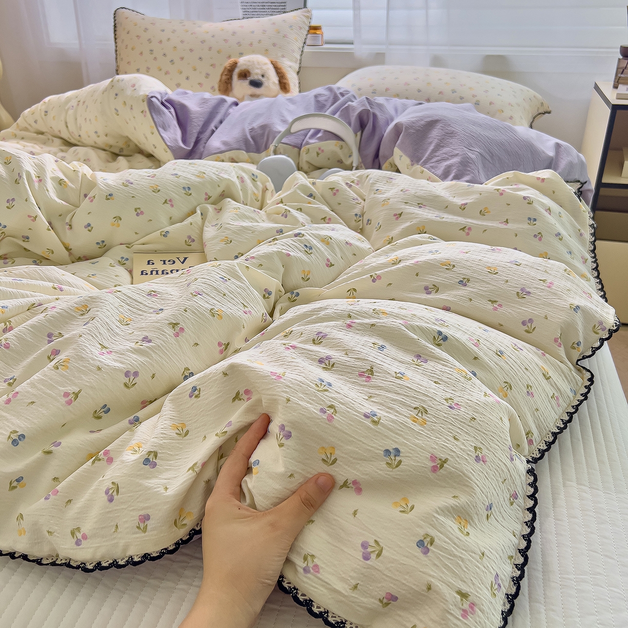 91家纺网 家纺一手货源 找家纺 三盛源 2025新款韩系小花卉镂空花边超柔皱皱双层纱水洗棉单被套被套单件 紫米樱桃