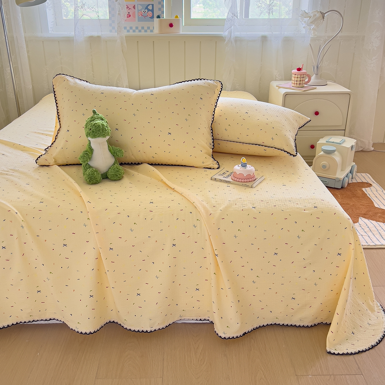 91家纺网 家纺一手货源 找家纺 三盛源 2025新款韩版碎花皱皱双层纱镂空花边水洗棉单床单床单单件 奶油芝士