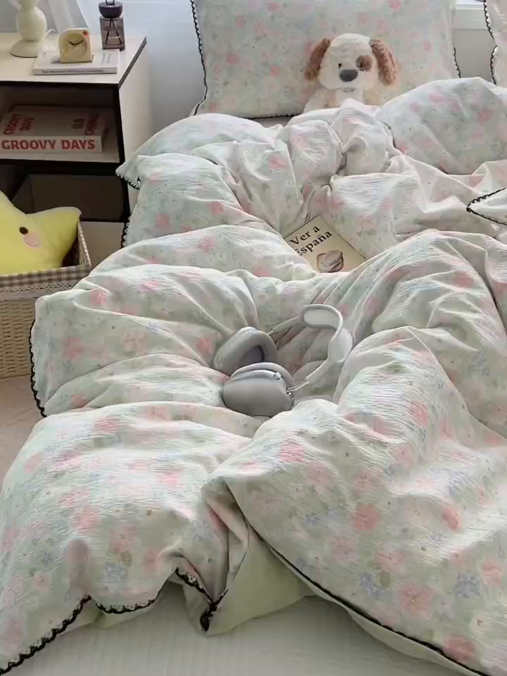 91家纺网 家纺一手货源 找家纺 （总）三盛源 2025新款韩系小花卉镂空花边超柔皱皱双层纱水洗棉单被套被套单件