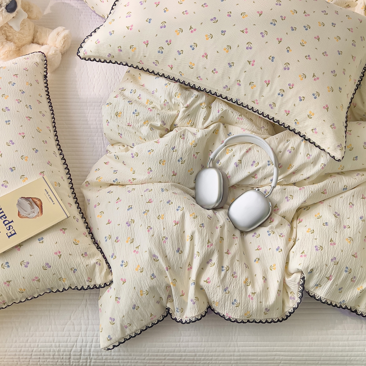 91家纺网 家纺一手货源 找家纺 三盛源 2025新款韩系小花卉镂空花边超柔皱皱双层纱水洗棉单被套被套单件 紫米樱桃