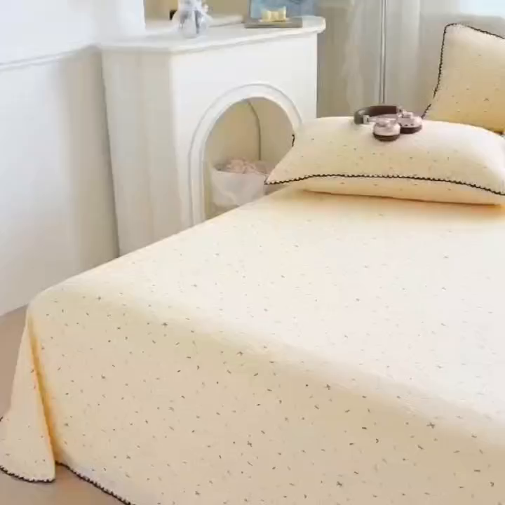 91家纺网 家纺一手货源 找家纺 三盛源 2025新款韩版碎花皱皱双层纱镂空花边水洗棉单床单床单单件 奶油芝士