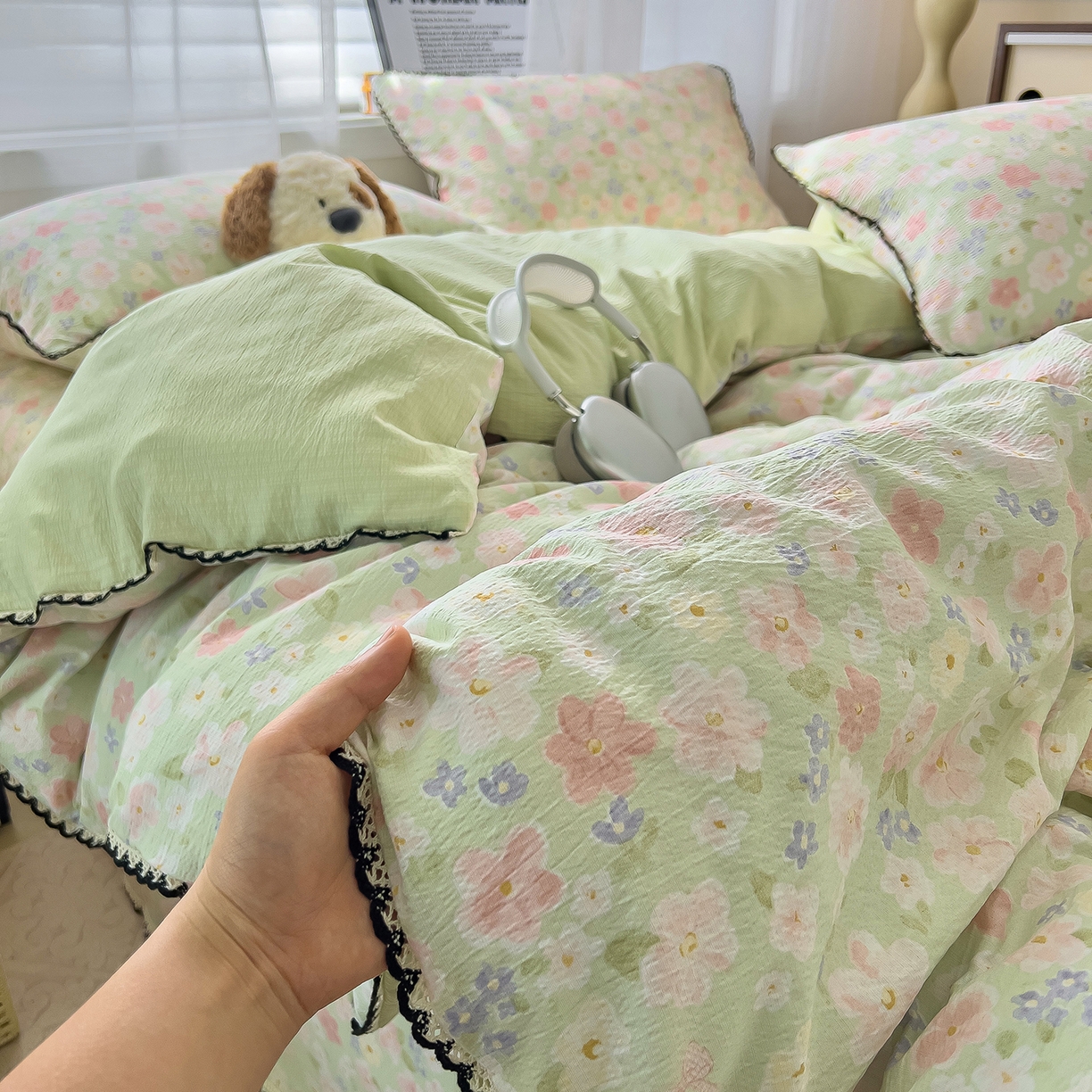 91家纺网 家纺一手货源 找家纺 三盛源 2025新款韩系小花卉镂空花边超柔皱皱双层纱水洗棉单被套被套单件 绿野