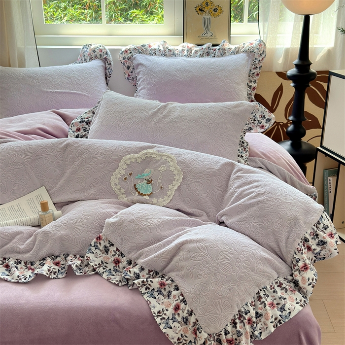 91家纺网 家纺一手货源 找家纺 （总）乐居家纺 2025新款蝴蝶花边款剪花提花牛奶绒四件套（含买家秀和质检报告）