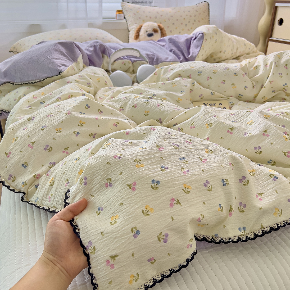 91家纺网 家纺一手货源 找家纺 三盛源 2025新款韩系小花卉镂空花边超柔皱皱双层纱水洗棉单被套被套单件 紫米樱桃