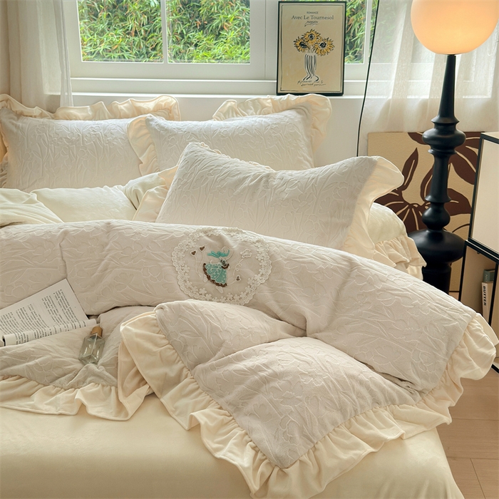 91家纺网 家纺一手货源 找家纺 （总）乐居家纺 2025新款蝴蝶花边款剪花提花牛奶绒四件套（含买家秀和质检报告）