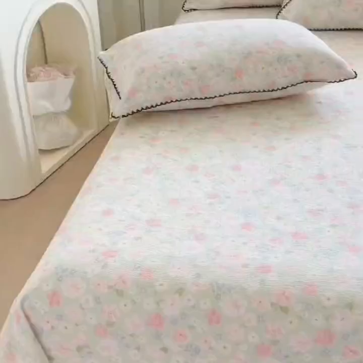 91家纺网 家纺一手货源 找家纺 三盛源 2025新款韩版碎花皱皱双层纱镂空花边水洗棉单床单床单单件 莱茵-绿