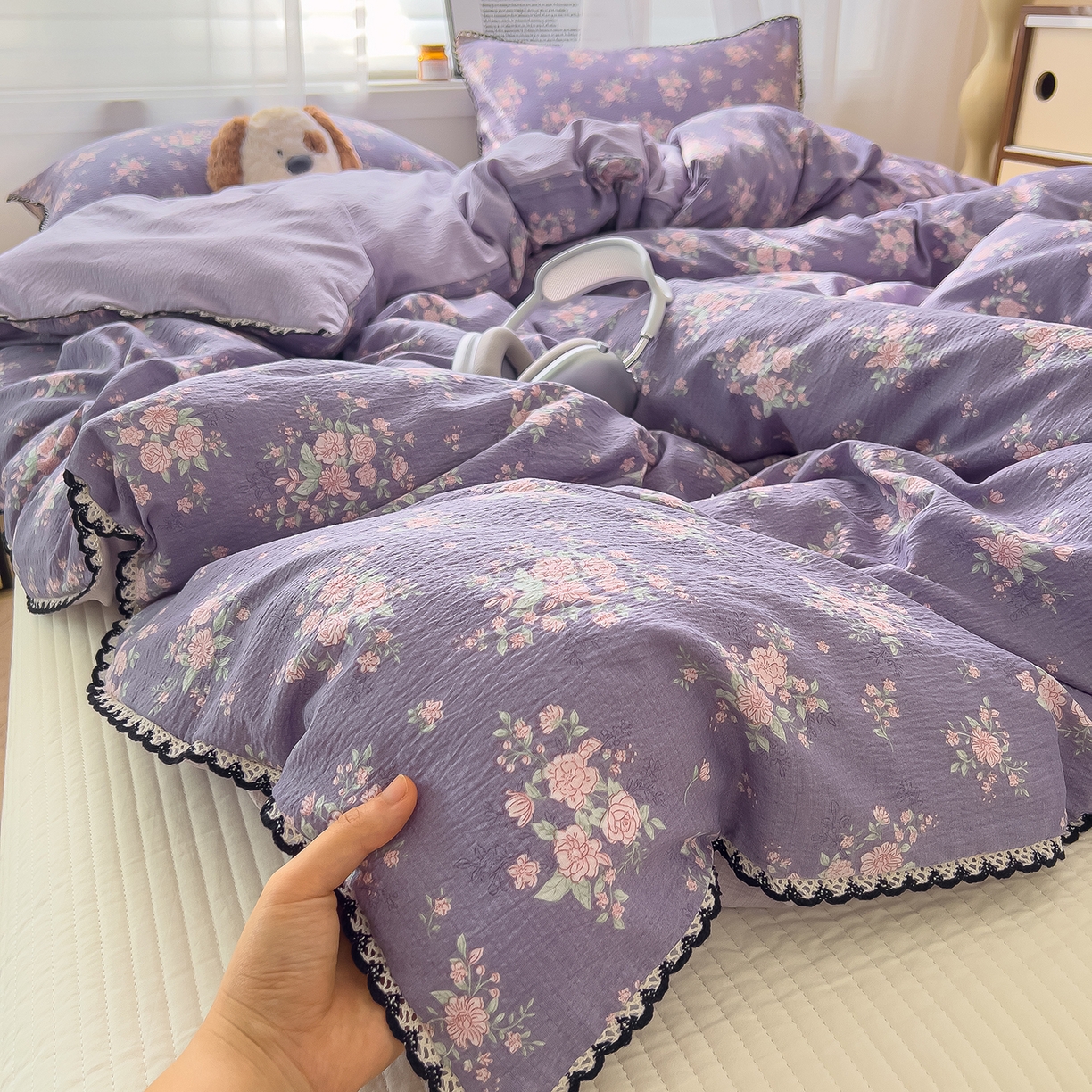91家纺网 家纺一手货源 找家纺 三盛源 2025新款韩系小花卉镂空花边超柔皱皱双层纱水洗棉单被套被套单件 紫萝漫想
