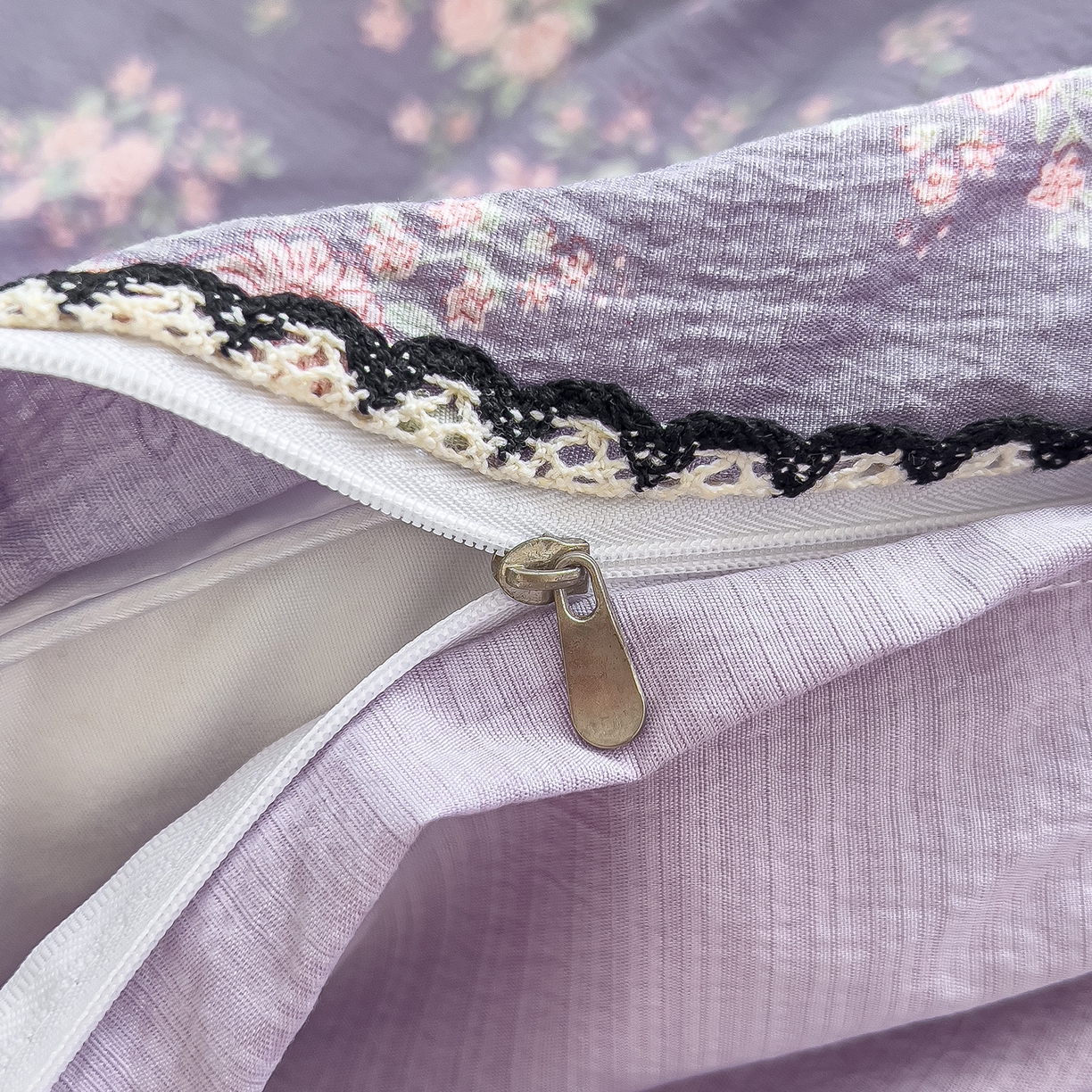 91家纺网 家纺一手货源 找家纺 三盛源 2025新款韩系小花卉镂空花边超柔皱皱双层纱水洗棉单被套被套单件 紫萝漫想