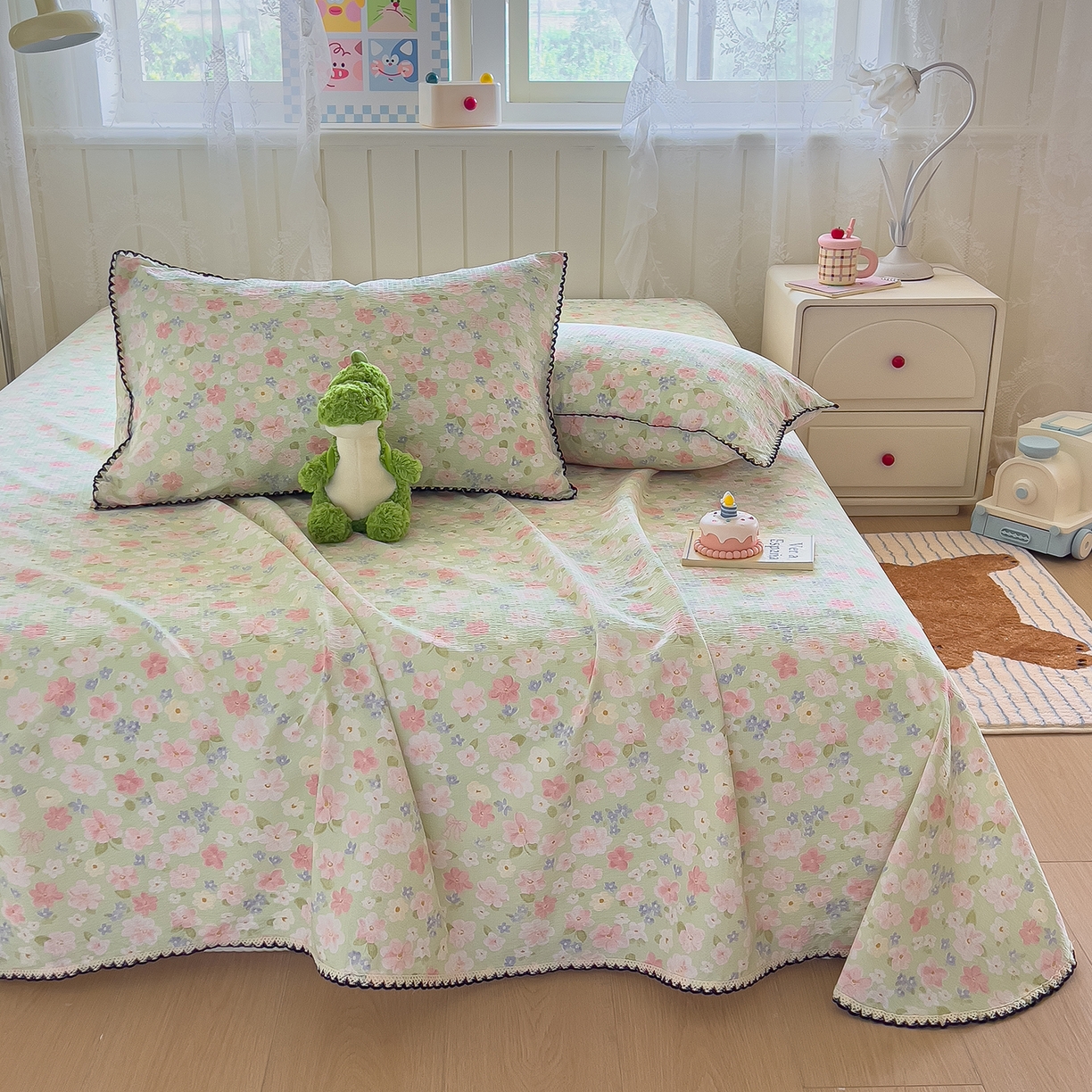 91家纺网 家纺一手货源 找家纺 三盛源 2025新款韩版碎花皱皱双层纱镂空花边水洗棉单床单床单单件 莱茵-绿