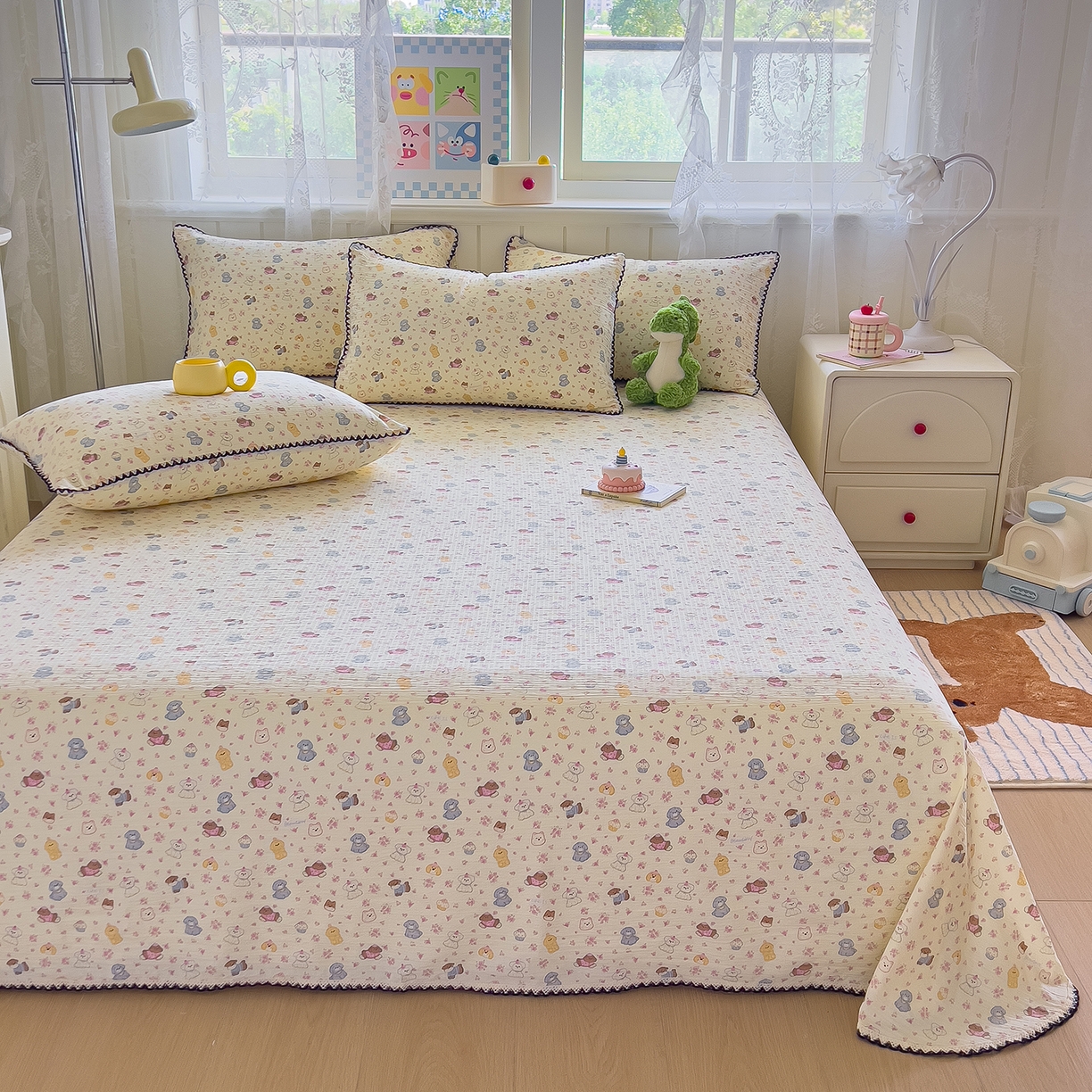 91家纺网 家纺一手货源 找家纺 三盛源 2025新款韩版碎花皱皱双层纱镂空花边水洗棉单床单床单单件 狗狗乐园