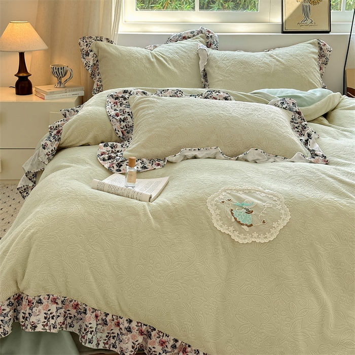 91家纺网 家纺一手货源 找家纺 乐居家纺 2025新款蝴蝶花边款剪花提花牛奶绒四件套（含买家秀和质检报告） 蝴蝶花边款-盛夏-绿