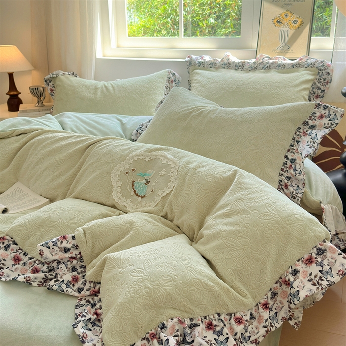 91家纺网 家纺一手货源 找家纺 乐居家纺 2025新款蝴蝶花边款剪花提花牛奶绒四件套（含买家秀和质检报告） 蝴蝶花边款-盛夏-绿