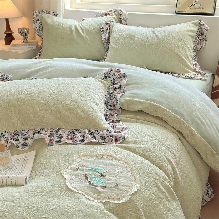 91家纺网 家纺一手货源 找家纺 乐居家纺 2025新款蝴蝶花边款剪花提花牛奶绒四件套（含买家秀和质检报告） 蝴蝶花边款-盛夏-绿