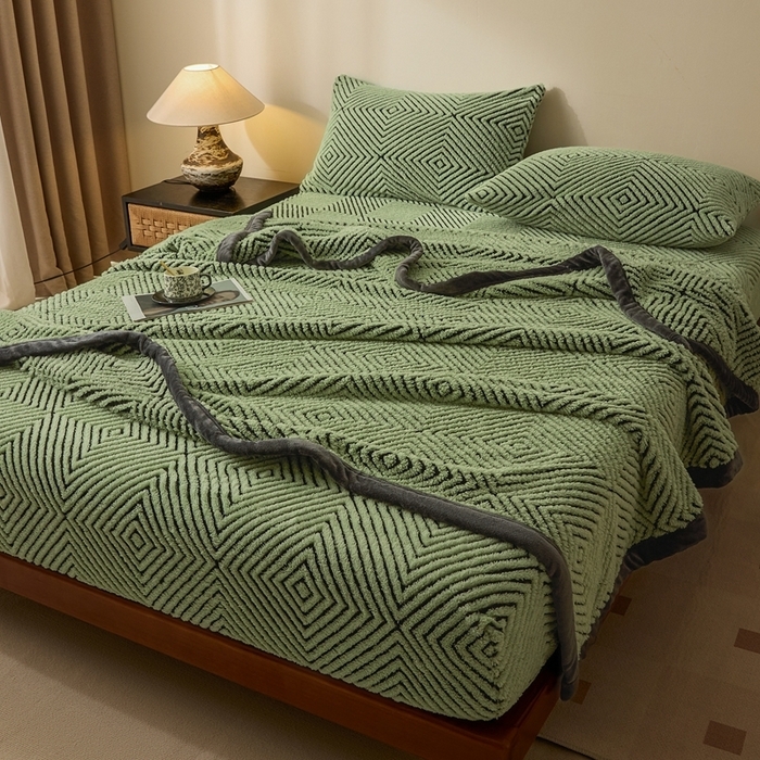 91家纺网 家纺一手货源 找家纺 （总）欧邦 2025新款提花暖阳绒单床笠