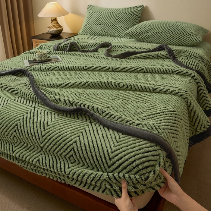 91家纺网 家纺一手货源 找家纺 （总）欧邦 2025新款提花暖阳绒单床笠