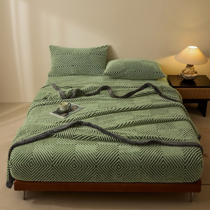 91家纺网 家纺一手货源 找家纺 （总）欧邦 2025新款提花暖阳绒单床笠