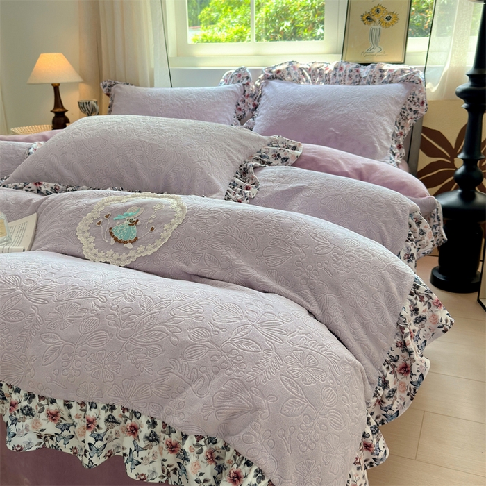 91家纺网 家纺一手货源 找家纺 乐居家纺 2025新款蝴蝶花边款剪花提花牛奶绒四件套（含买家秀和质检报告） 蝴蝶花边款-盛夏-紫