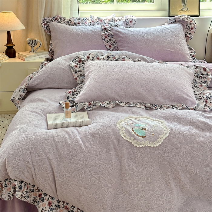 91家纺网 家纺一手货源 找家纺 乐居家纺 2025新款蝴蝶花边款剪花提花牛奶绒四件套（含买家秀和质检报告） 蝴蝶花边款-盛夏-紫