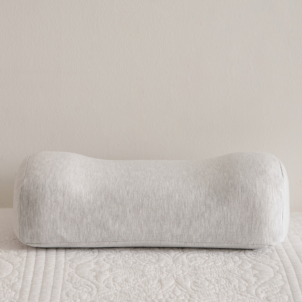 91家纺网 家纺一手货源 找家纺 鼎盛乳胶 2025新款彩棉乳胶午睡枕便携枕 彩棉浅灰