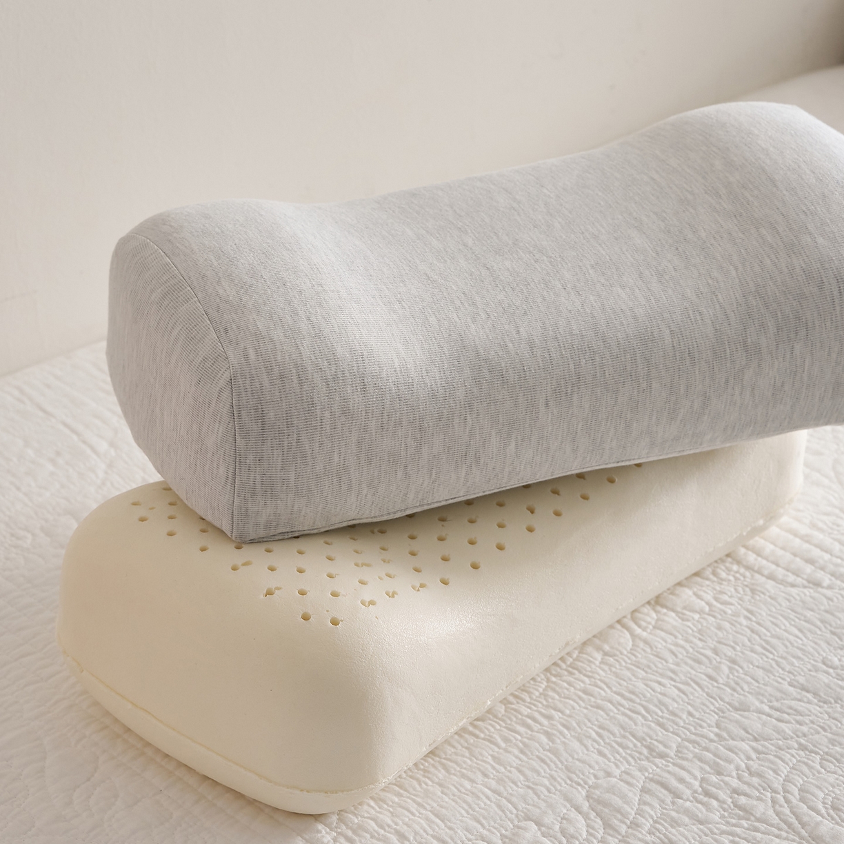 91家纺网 家纺一手货源 找家纺 鼎盛乳胶 2025新款彩棉乳胶午睡枕便携枕 彩棉浅灰