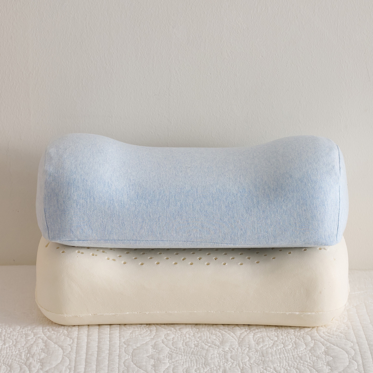 91家纺网 家纺一手货源 找家纺 鼎盛乳胶 2025新款彩棉乳胶午睡枕便携枕 彩棉天蓝