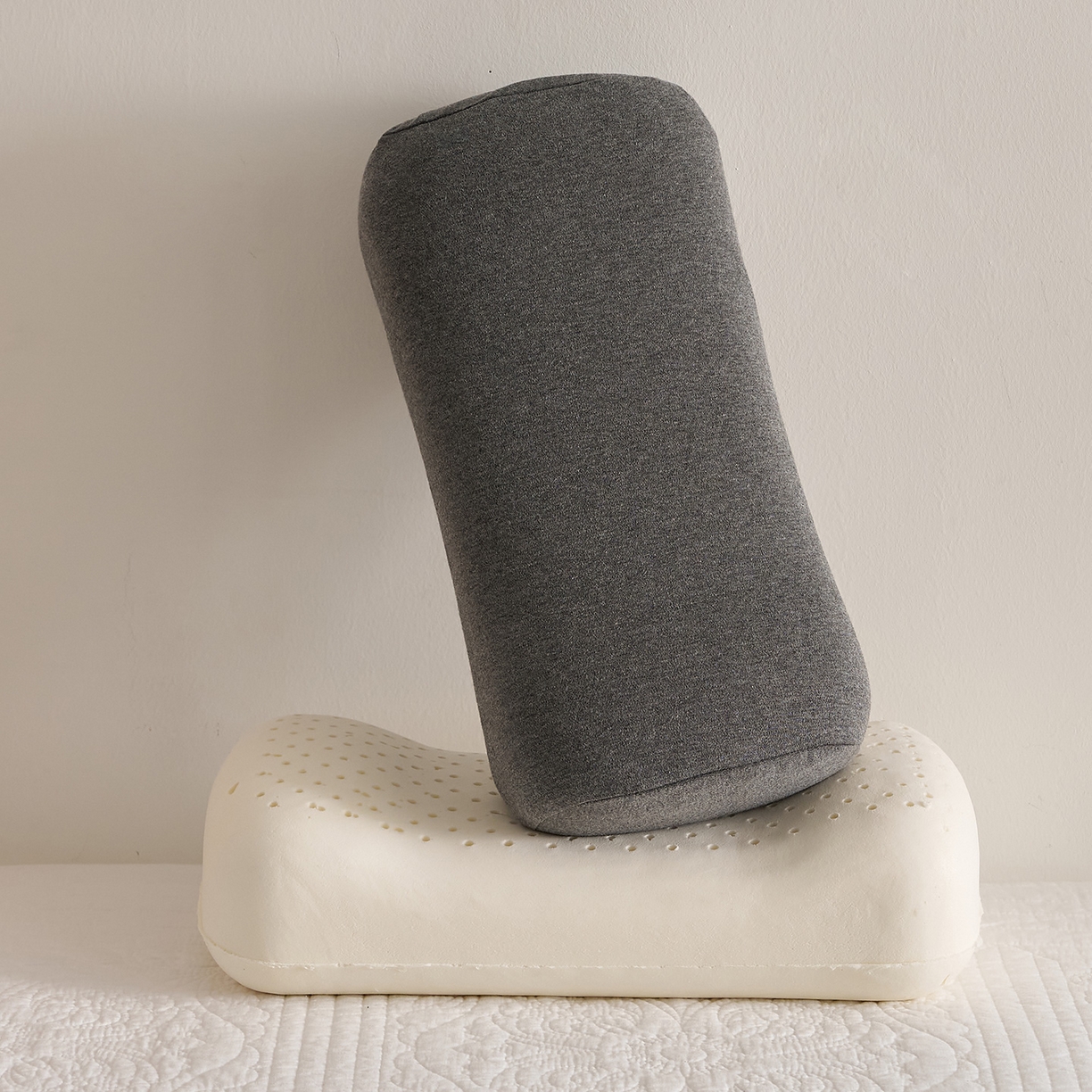 91家纺网 家纺一手货源 找家纺 鼎盛乳胶 2025新款彩棉乳胶午睡枕便携枕 彩棉深灰