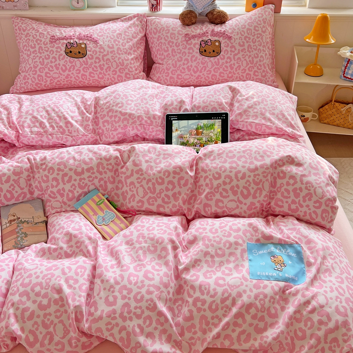 91家纺网 家纺一手货源 找家纺 （总）童颜 2025新款超柔水洗双层纱豹纹贴布绣印花四件套