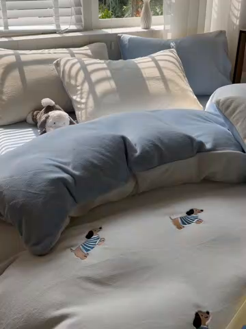 91家纺网 家纺一手货源 找家纺 仔仔熊 2025新款牛奶绒刺绣被套单被套被套单件 阳光小狗日记-蓝