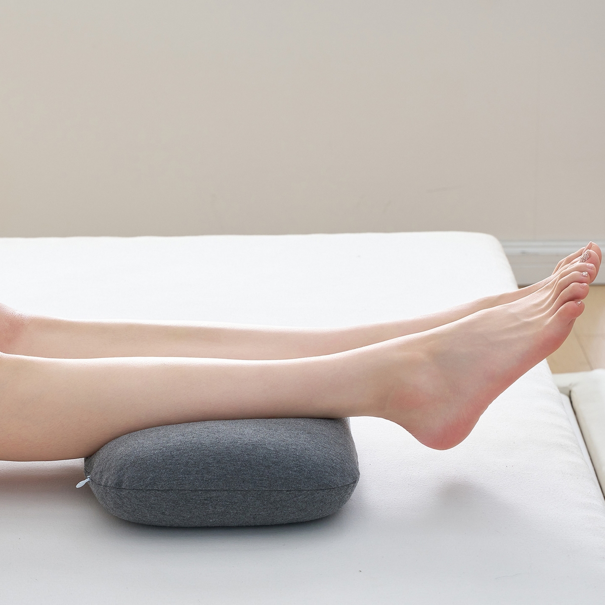 91家纺网 家纺一手货源 找家纺 鼎盛乳胶 2025新款彩棉乳胶小面包枕 彩棉深灰