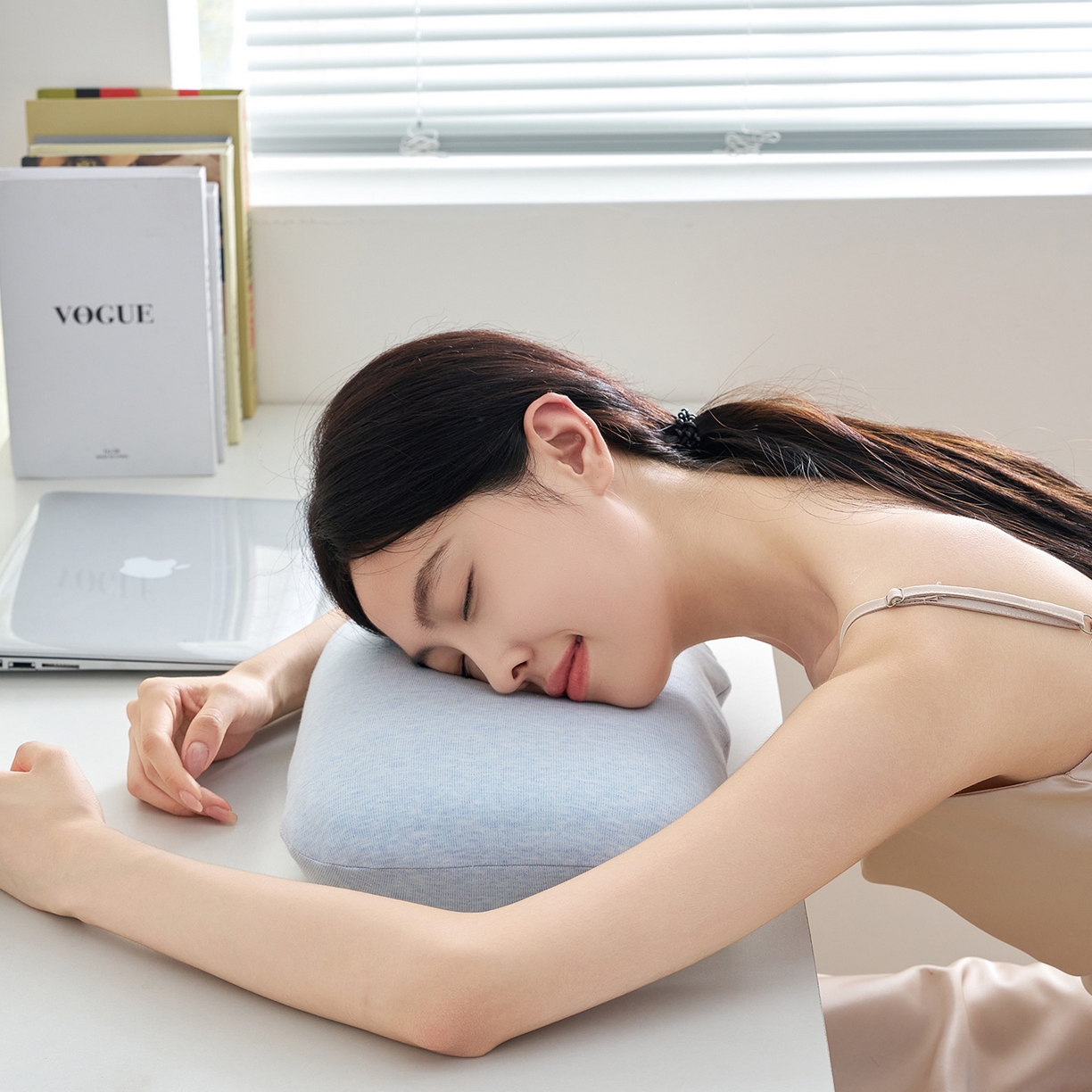 91家纺网 家纺一手货源 找家纺 鼎盛乳胶 2025新款彩棉乳胶小面包枕 彩棉天蓝