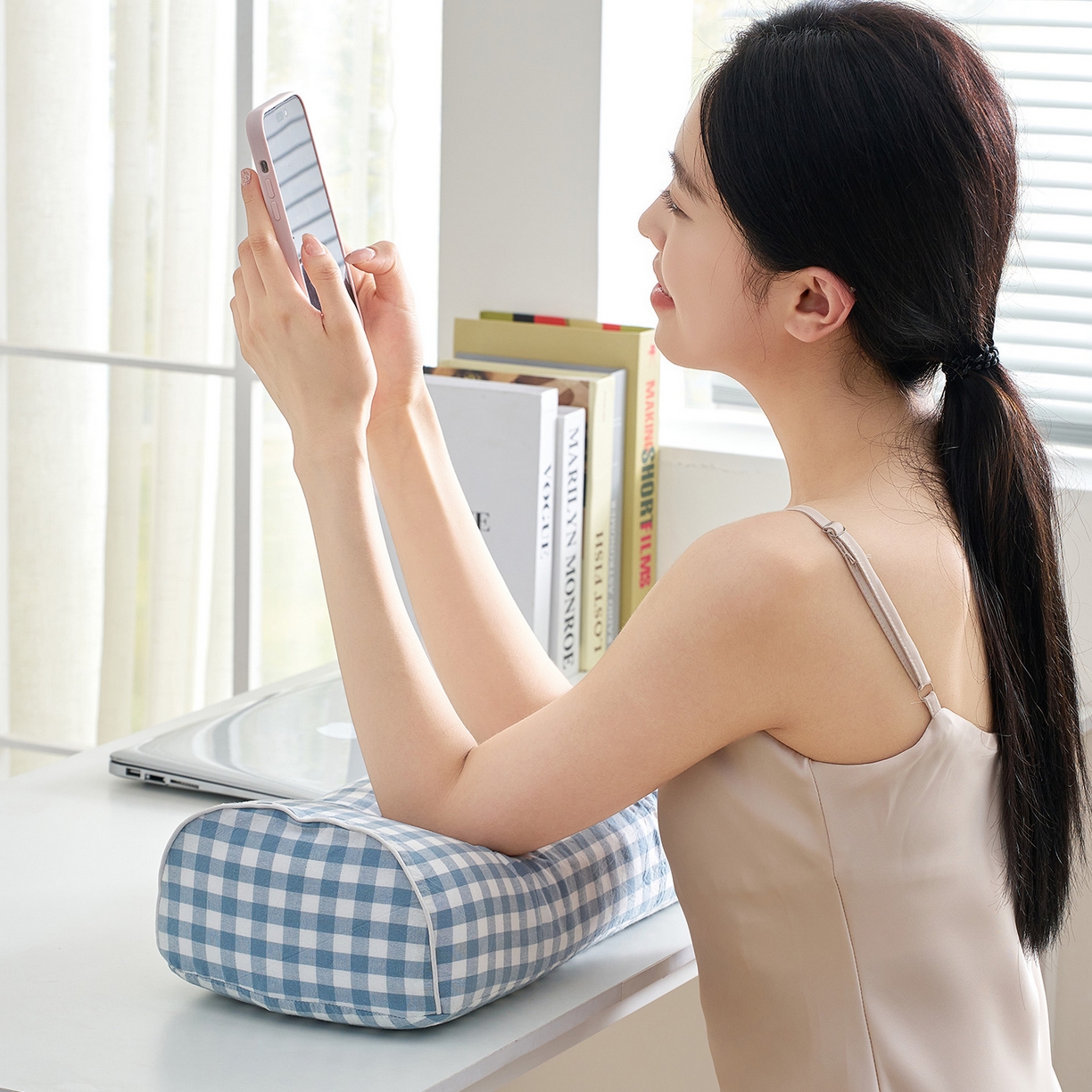 91家纺网 家纺一手货源 找家纺 鼎盛乳胶 2025新款水洗棉小乳胶枕多功能便携枕 水洗蓝