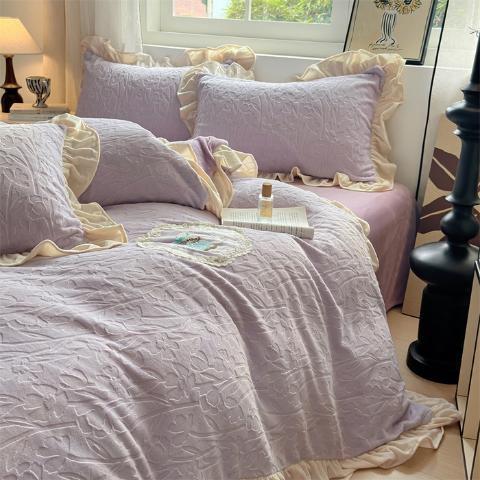 91家纺网 家纺一手货源 找家纺 乐居家纺 2025新款蝴蝶花边款剪花提花牛奶绒四件套（含买家秀和质检报告） 花边款-一路生花-紫