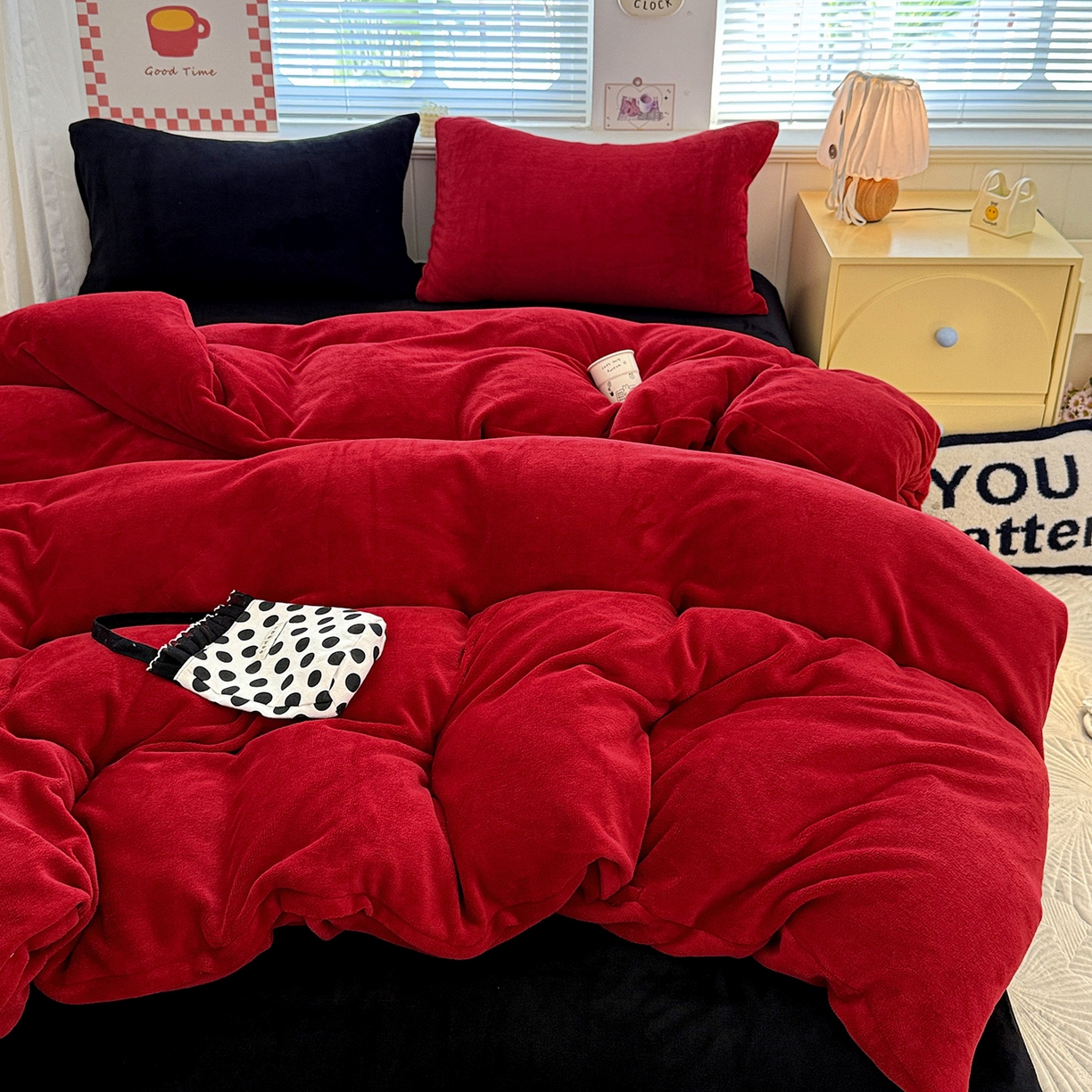 91家纺网 家纺一手货源 找家纺 （总）童颜 2025新款高克重拼色保暖牛奶绒四件套