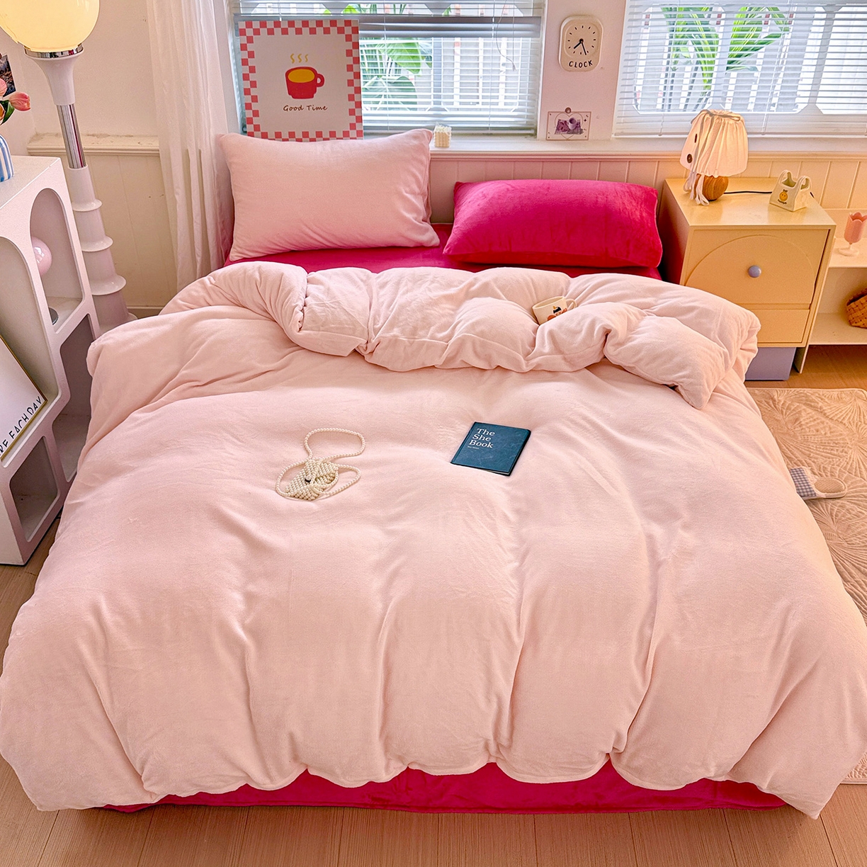 91家纺网 家纺一手货源 找家纺 （总）童颜 2025新款高克重拼色保暖牛奶绒四件套