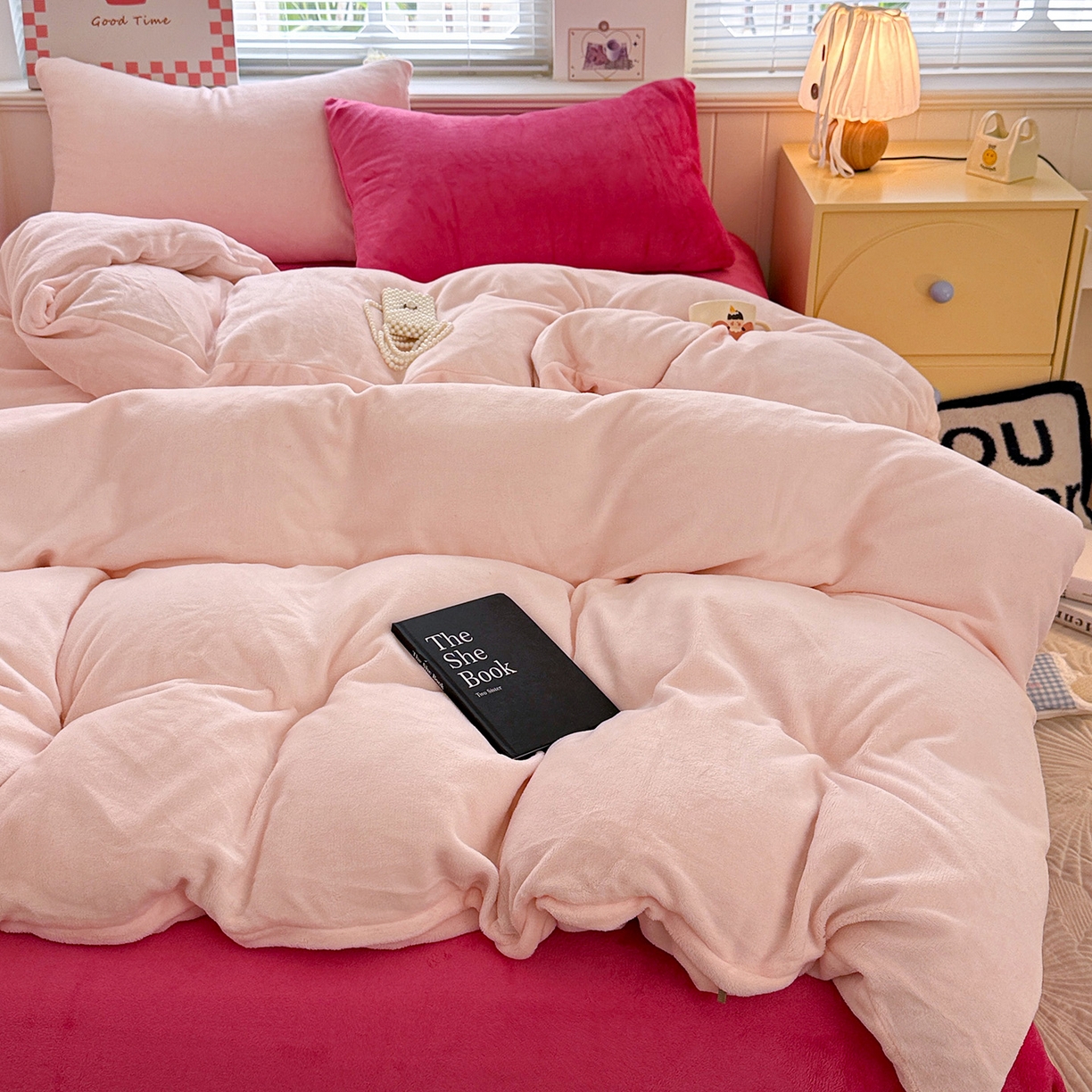 91家纺网 家纺一手货源 找家纺 （总）童颜 2025新款高克重拼色保暖牛奶绒四件套