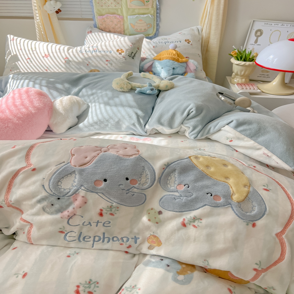 91家纺网 家纺一手货源 找家纺 （总）子钦家纺 2025秋冬新款加厚牛奶绒卡通印花贴布绣床单床笠四件套