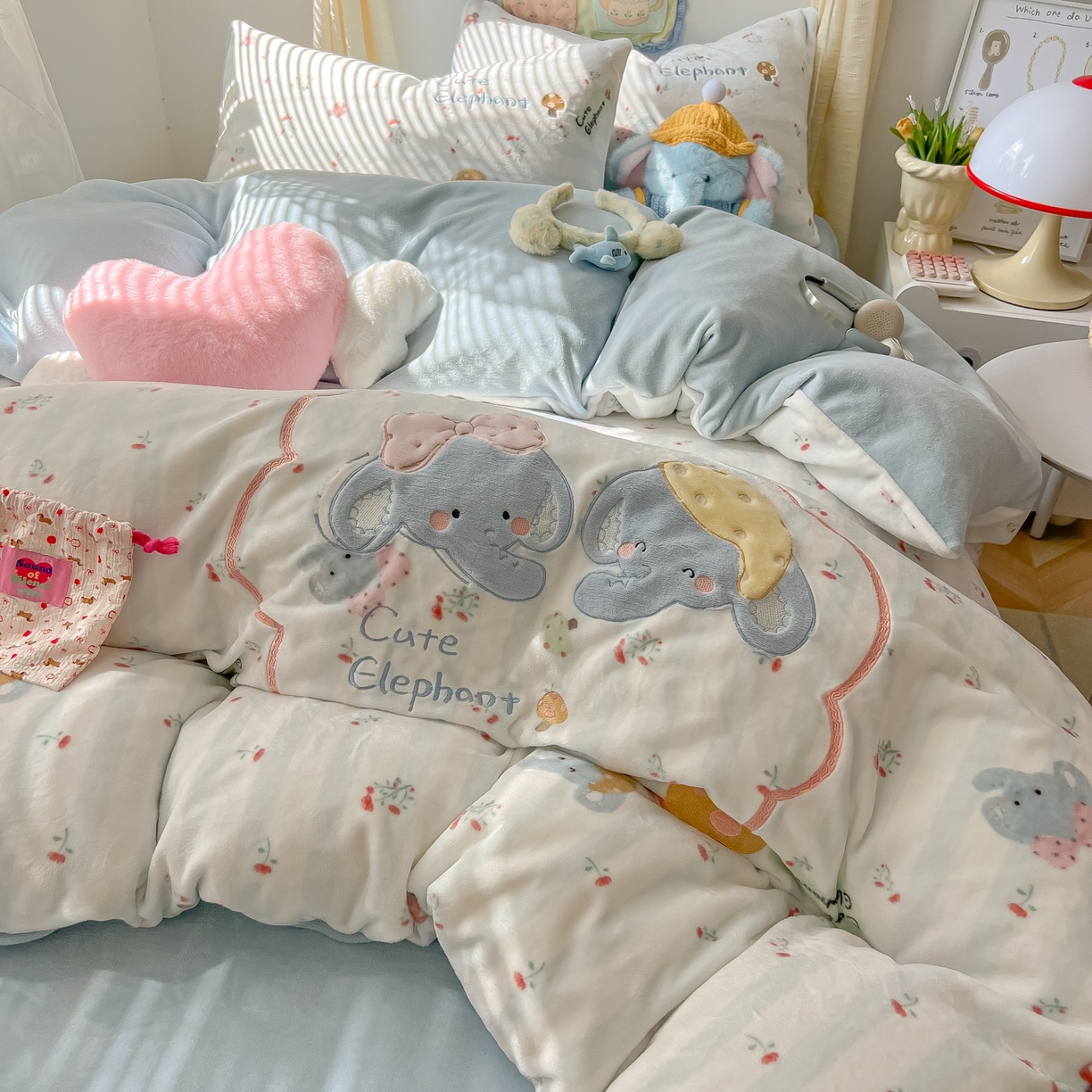 91家纺网 家纺一手货源 找家纺 （总）子钦家纺 2025秋冬新款加厚牛奶绒卡通印花贴布绣床单床笠四件套