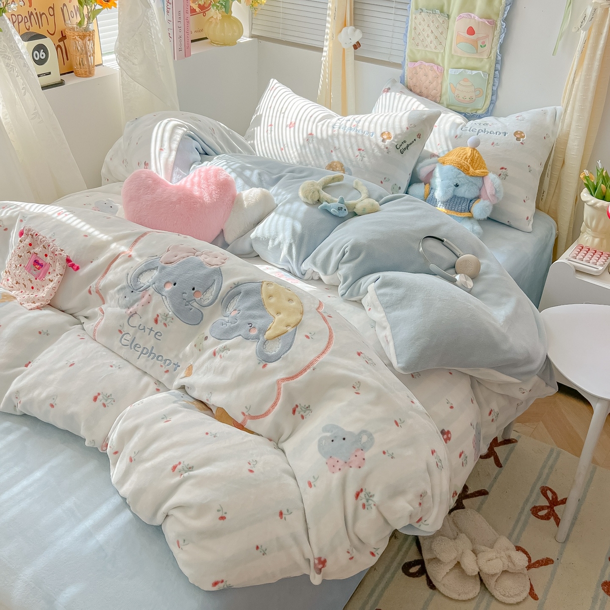 91家纺网 家纺一手货源 找家纺 子钦家纺 2025秋冬新款加厚牛奶绒卡通印花贴布绣床单床笠四件套 大象兄弟