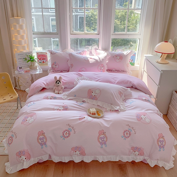 91家纺网 家纺一手货源 找家纺 玉元坊2025新款三丽鸥系列 全棉床单纯棉床裙三四件套  小兔美乐蒂【花边款】