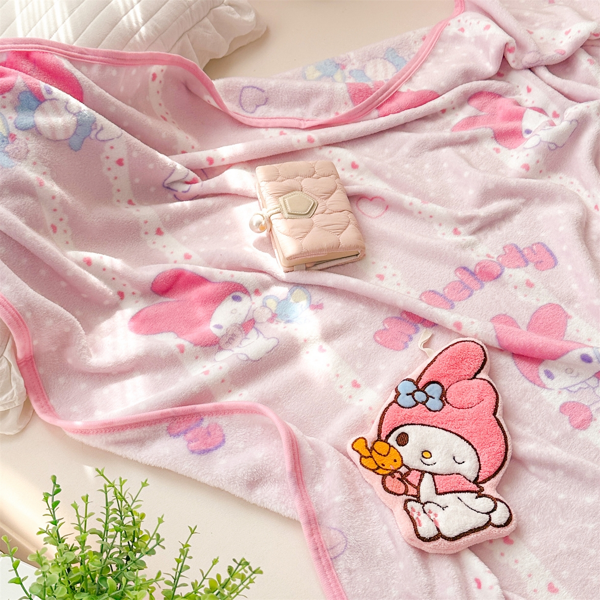 91家纺网 家纺一手货源 找家纺 花满路 2025新款亲肤舒适三丽鸥儿童毯毛毯毯子 爱心美乐蒂