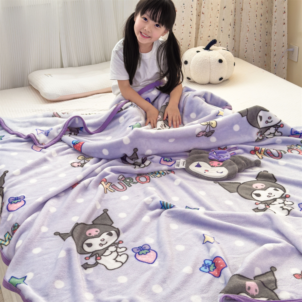 91家纺网 家纺一手货源 找家纺 花满路 2025新款亲肤舒适三丽鸥儿童毯毛毯毯子 草莓库洛米